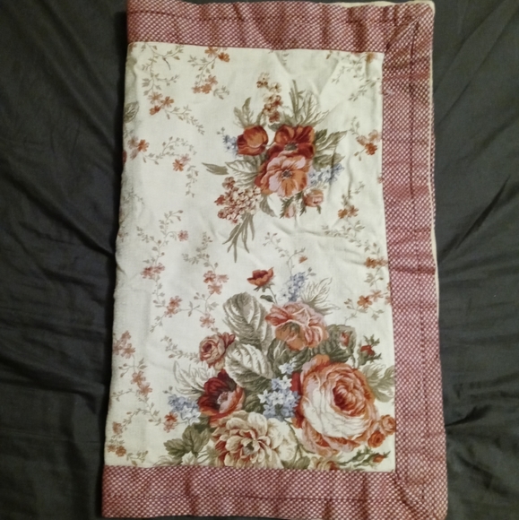 🌇WAVERLY HOME 🏡 SHAM COVERS🏩VINTAGE SIZE 28"×23",NICE FLORAL. 🏖 - Picture 2 of 8